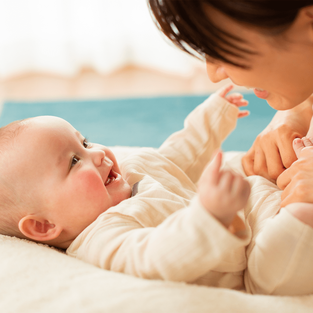 LE LANGAGE AVEC LES POUPONS: DES CONSEILS POUR PARLER AVEC LES BÉBÉS AU SEIN DU GROUPE